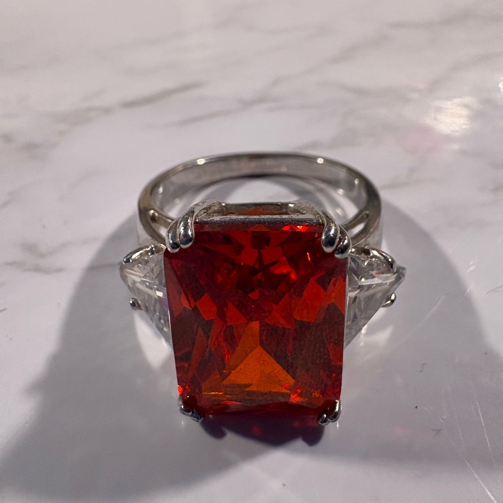 Elegant Red Gemstone Ring